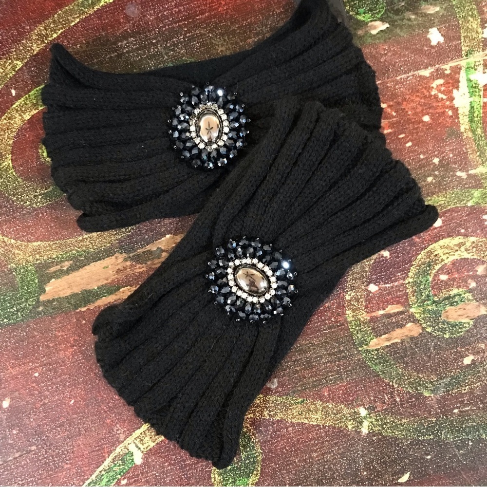 ▪️Jeweled Adorned Head Wrap - Picture 4 of 6
